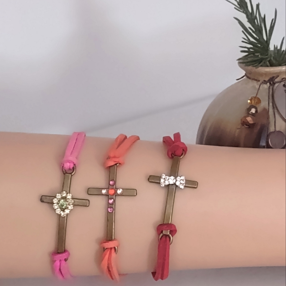 Sideways Cross Modified Friendship Bracelet